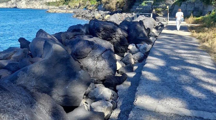 La casa passeggiata al porto marina della lobra